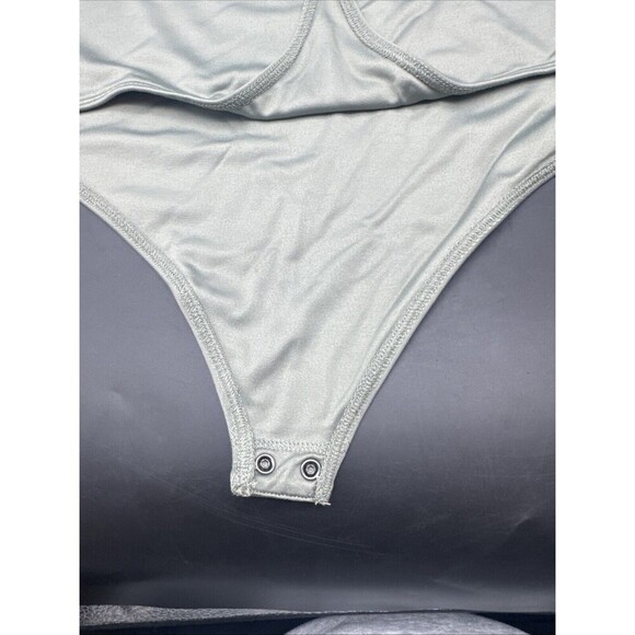 Abercrombie & Fitch Soft A & F Collection GREEN Bodysuit Thong Women's Sz M - Picture 8 of 11